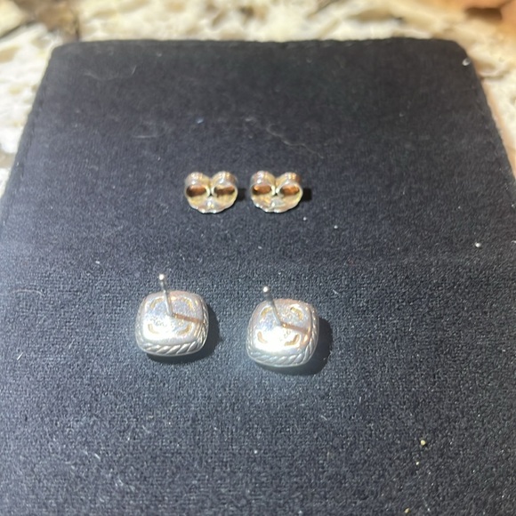 David Yurman Petite Albion Stud Earrings - Picture 8 of 12